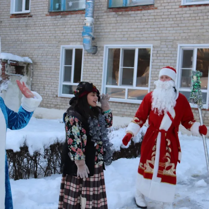 Новый год стучится в двери!