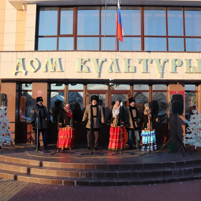 Подгоренские артисты выступили на предновогодней ярмарке